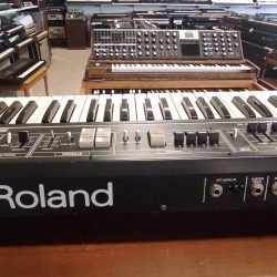 ROLAND RS09